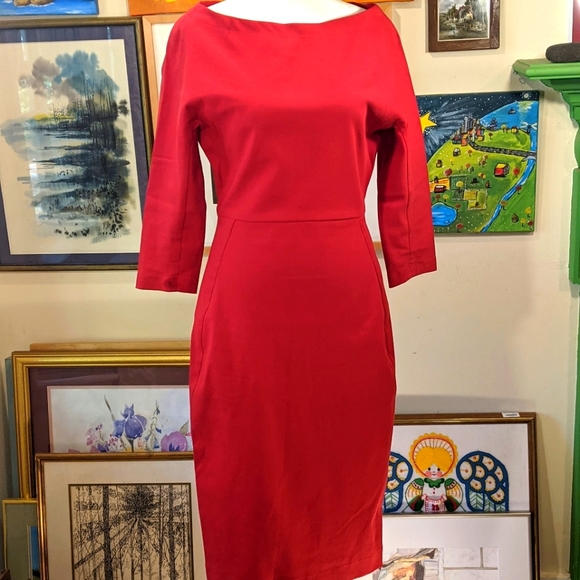 Donna Karan Dresses & Skirts - Stunning boat neck Donna Karen red sheath dress size 4